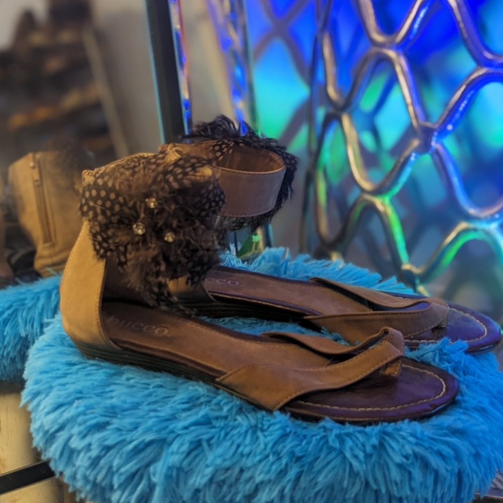 Bucco feather sandal